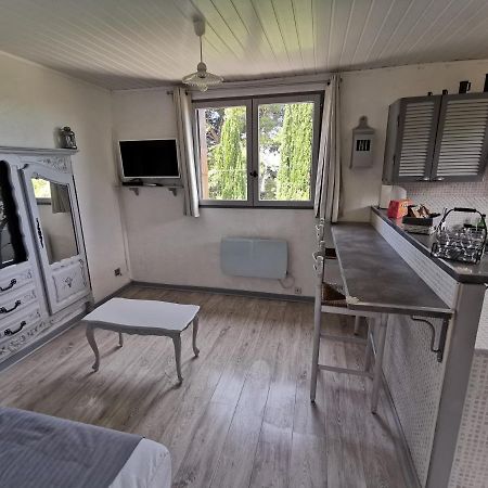 Guest House Provencal Vitrolles  Bagian luar foto