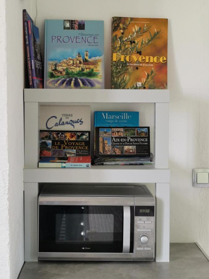 Guest House Provencal Vitrolles  Bagian luar foto