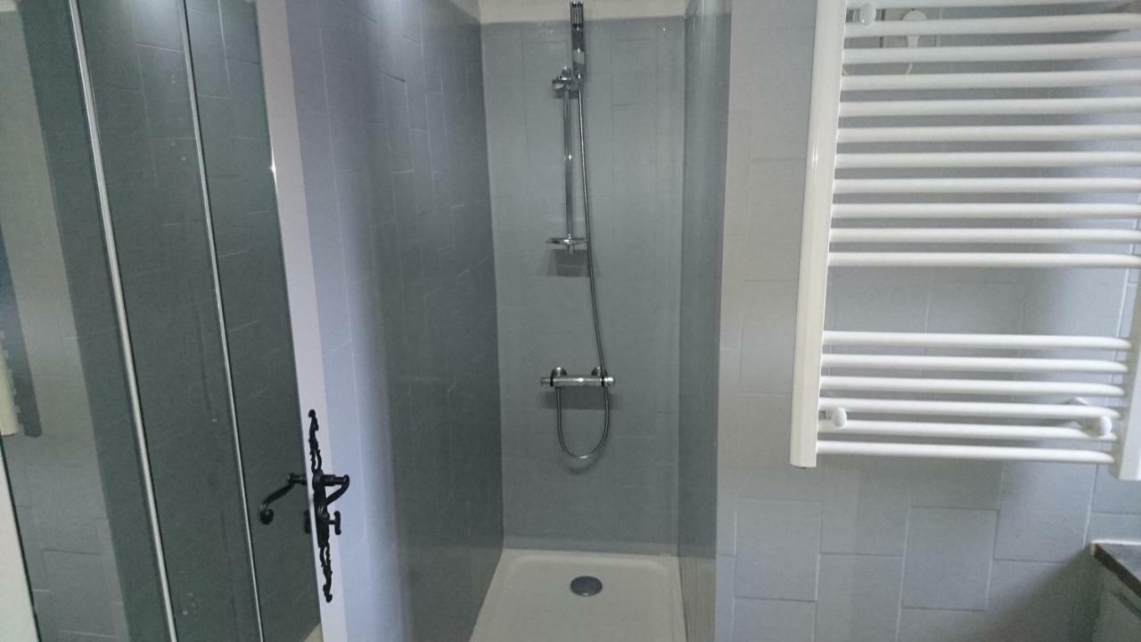 Guest House Provencal Vitrolles  Bagian luar foto