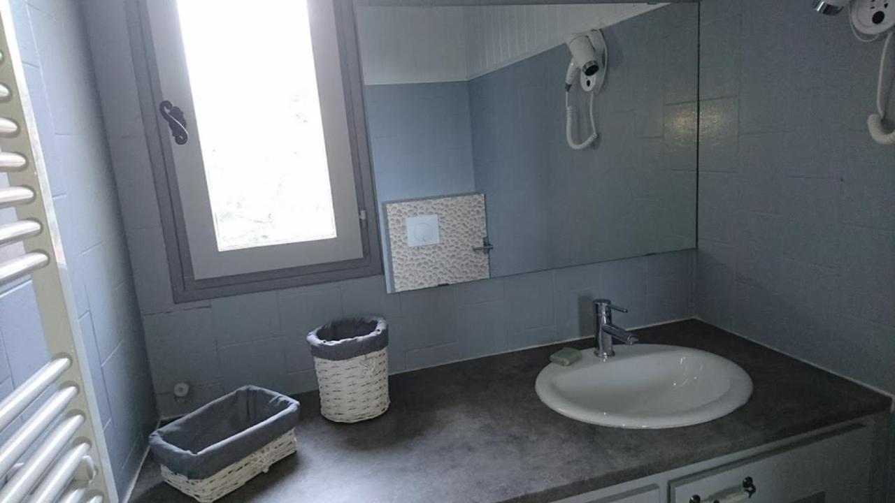 Guest House Provencal Vitrolles  Bagian luar foto