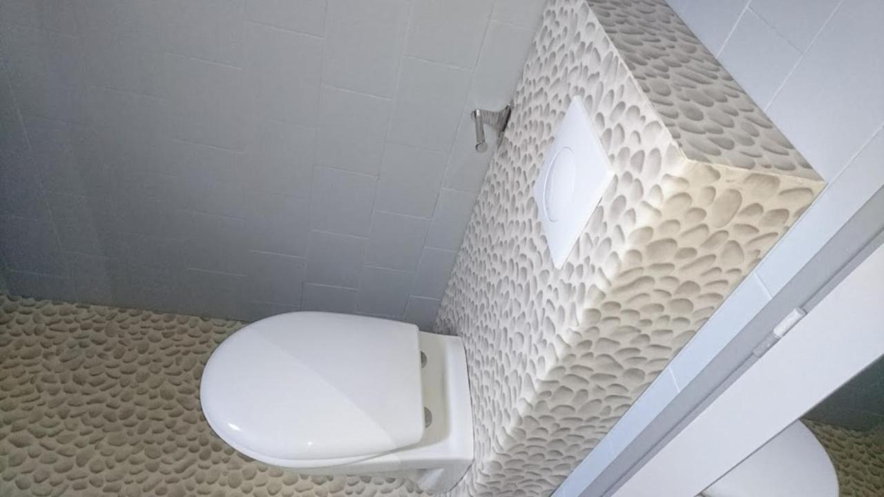 Guest House Provencal Vitrolles  Bagian luar foto